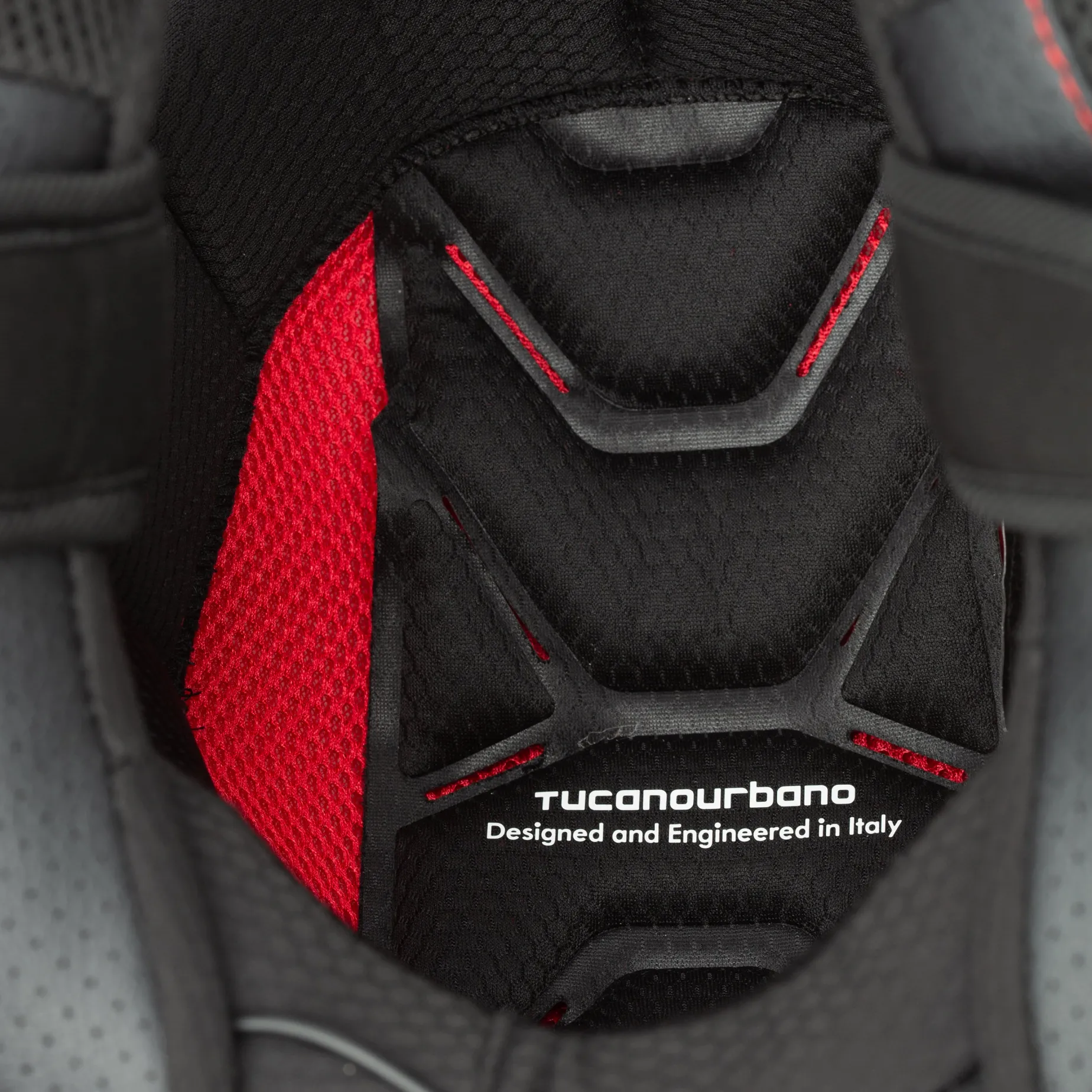 Casco HYPERLINK